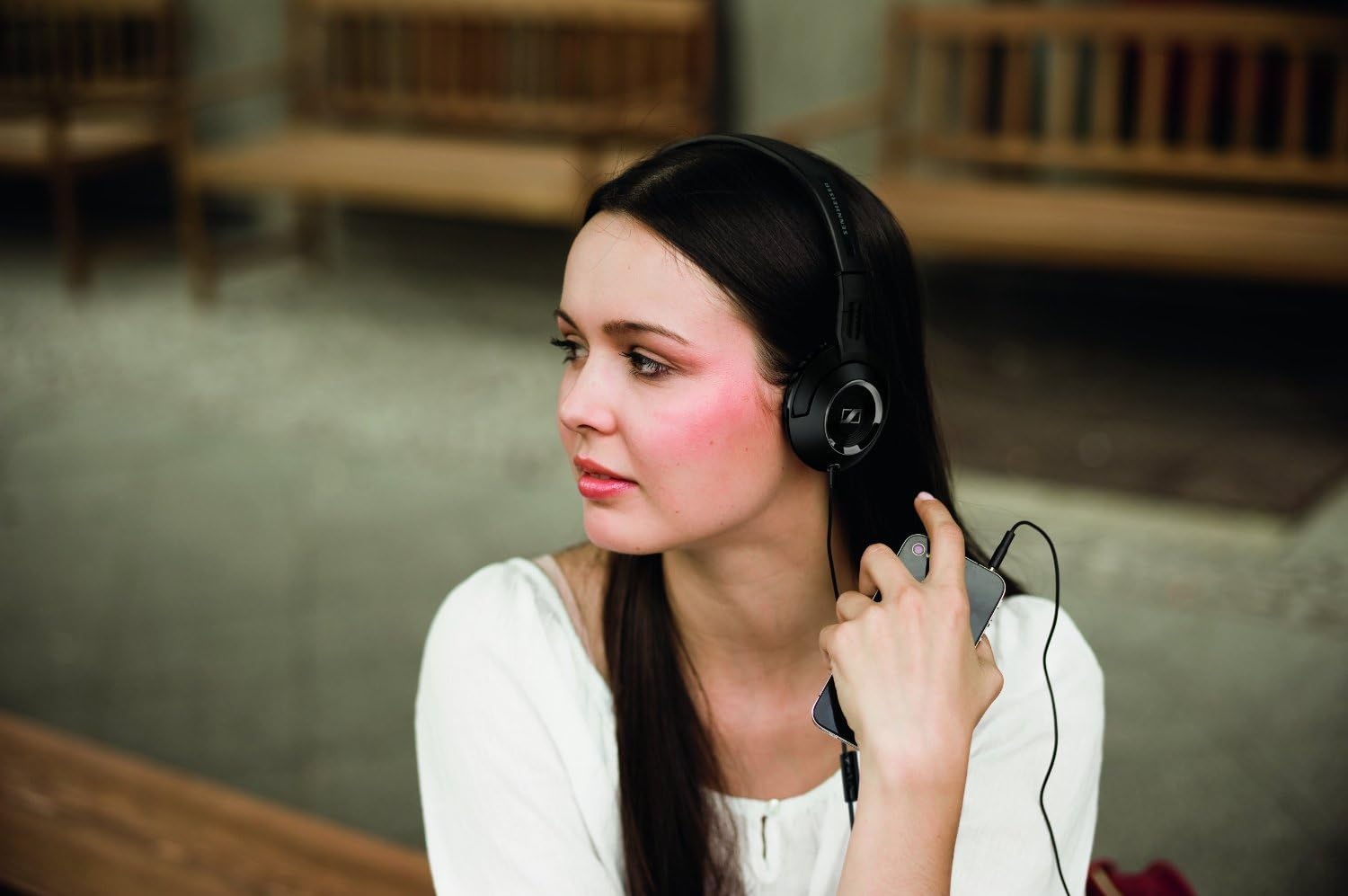 Sennheiser HD 219S Headphones with Integrated Microphone for Smartphones – Black